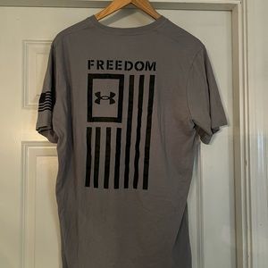 Mens under armour L Freedom T shirt